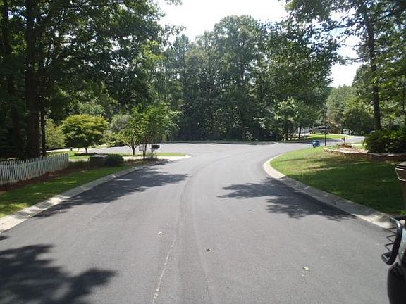 5th image of 6126 Mountcreek Pl