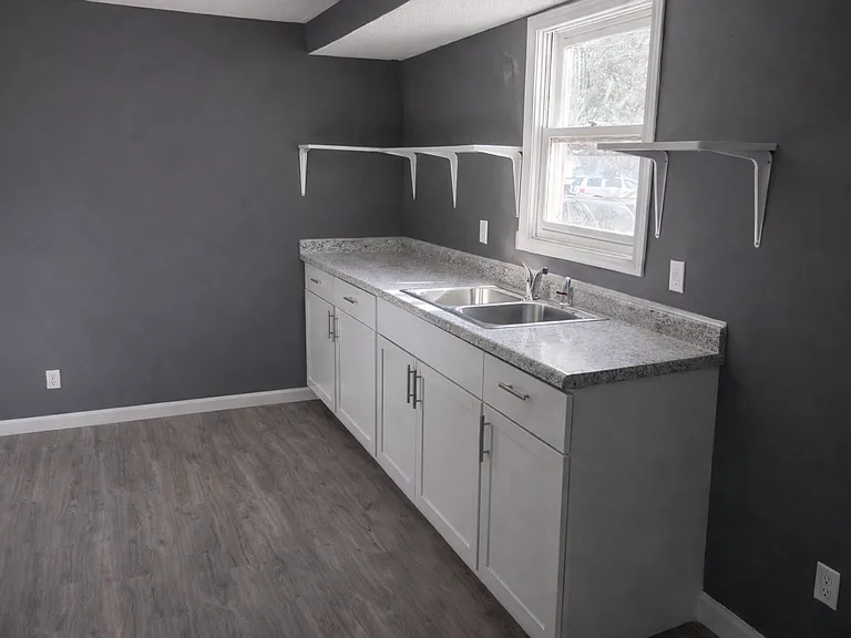 15 Osage Ave — Photo 2