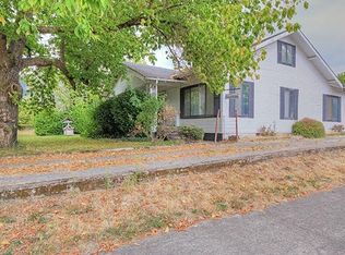 1920 Cloverlawn Dr, Grants Pass, OR 97527