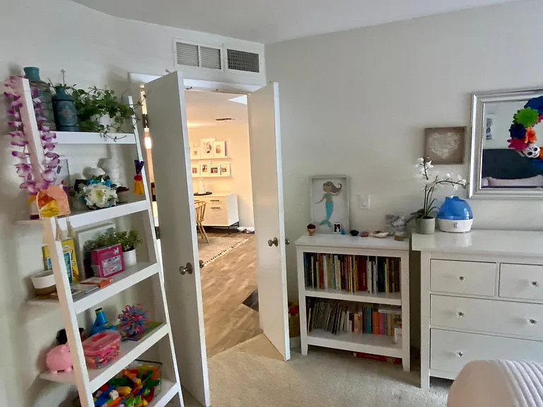 1820 E Morten Ave #113 — Photo 12