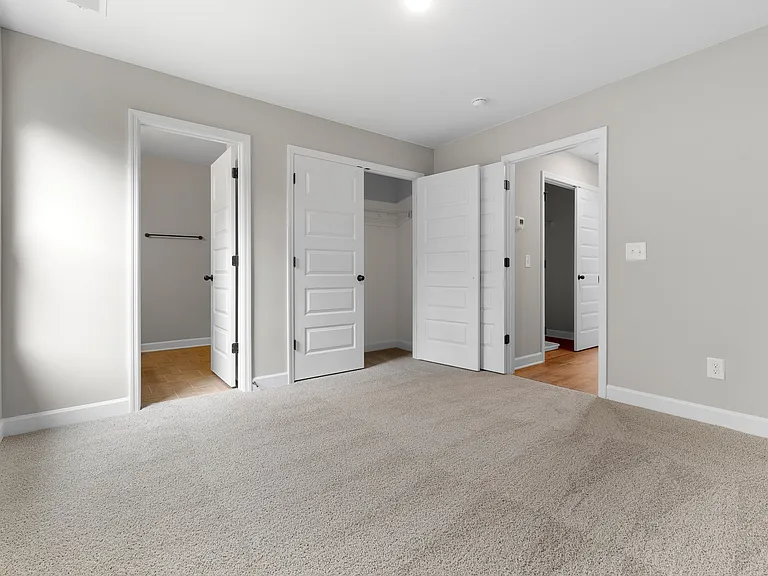 217 Holywell Dr — Photo 11