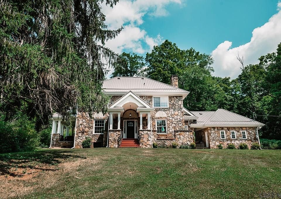 3013 Somerset Pike, Johnstown, PA 15905 Zillow