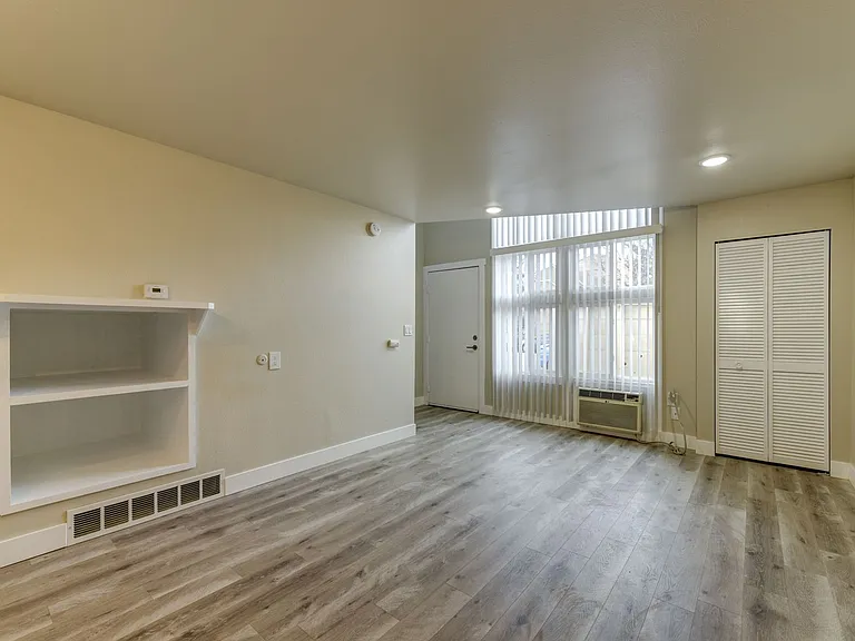 3460 Madison Ave — Photo 13