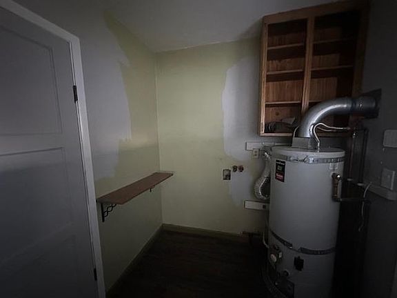 5th image of 645 Juniper St