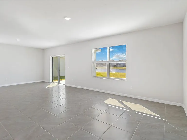 3394 Hilltop Cir — Photo 16