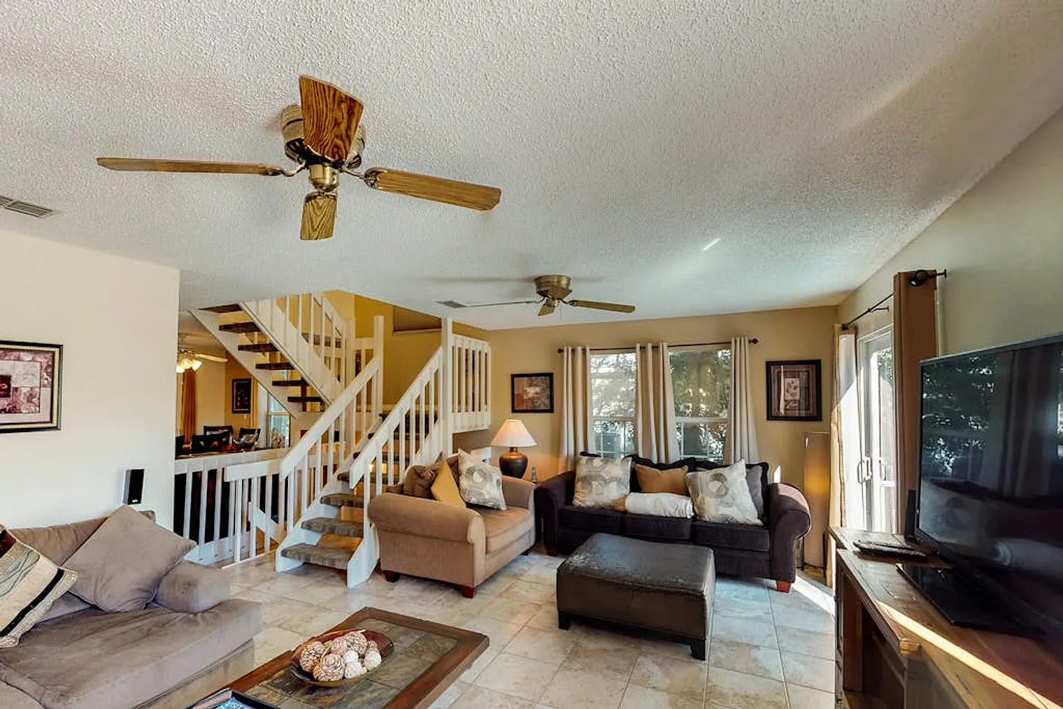 3 bed, 2.0 bath, 1528 sqft, $8,802 — Photo 4