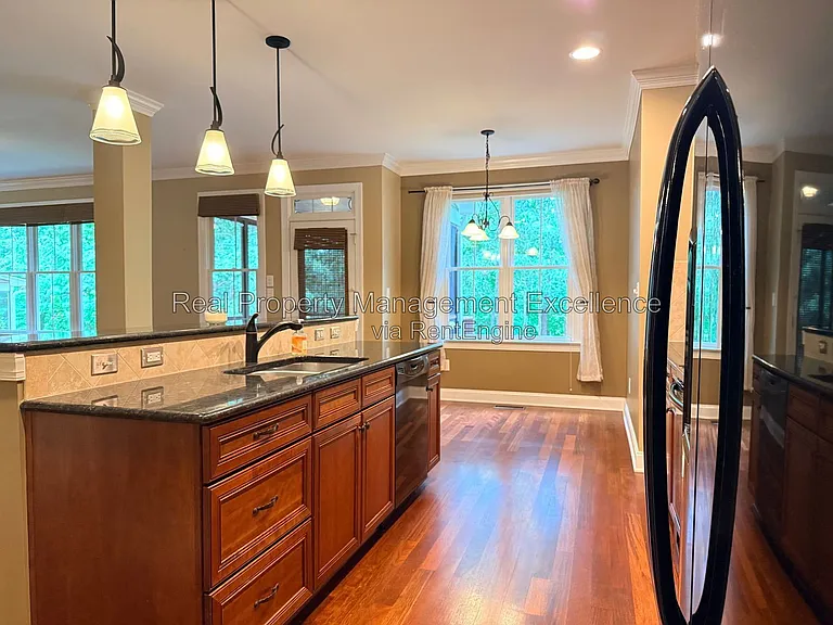 616 Lake Artesia Ln — Photo 11