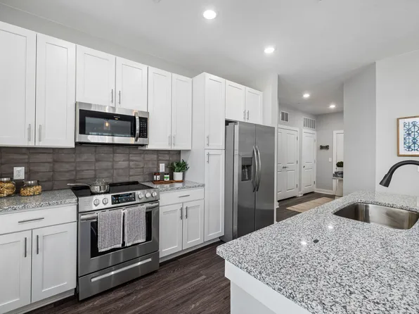 Element Barclay Station