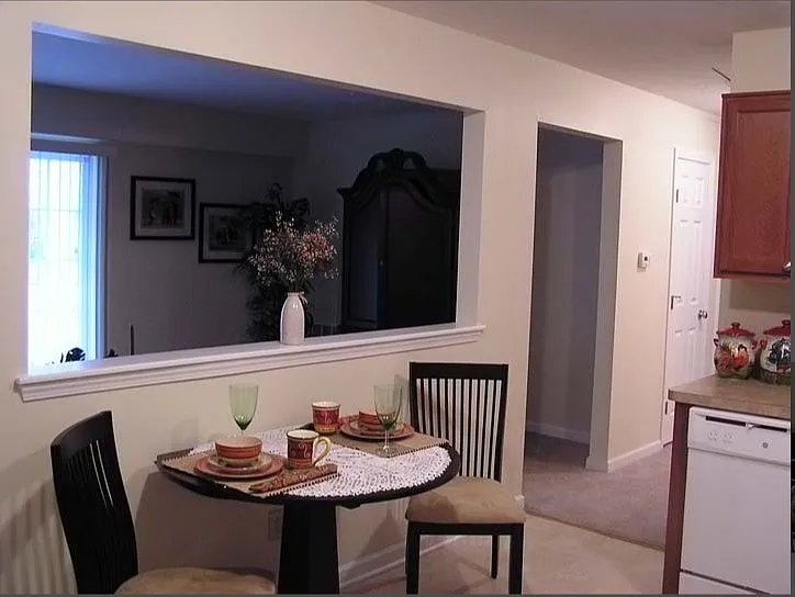 Fox Trace Apartments — Photo 3