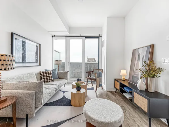 15 Holmes Ave #2601, Toronto, ON M2N 4L8