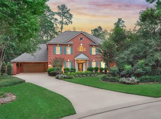 18 E Shadowpoint Cir, The Woodlands, TX 77381
