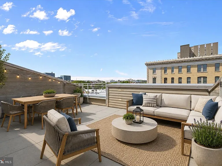 1311 13th St NW #Penthouse 1 — Photo 1