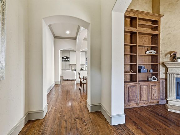 4th image of 5572 Foard Dr