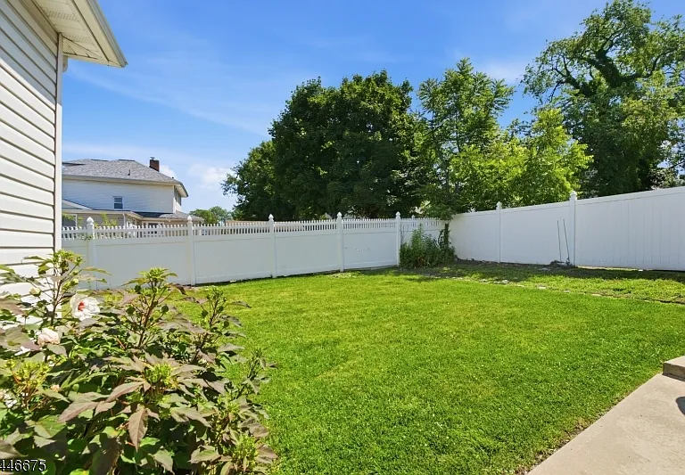21 Mildred Ter — Photo 6