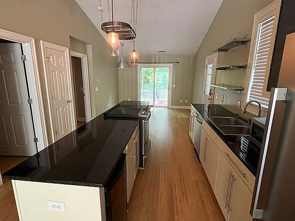 3rd image of 3803 Cattail Ln