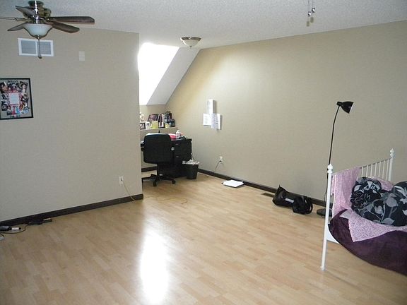 5th image of 633 Ontario St SE APT 206