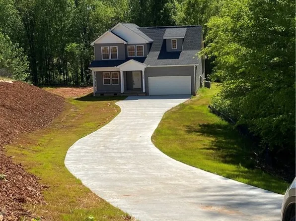 113 Puckett Mill Dr, Central, SC 29630