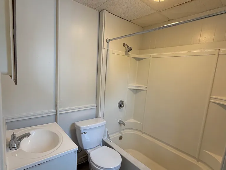 255 Fountain St, Unit 2 Fall River, MA 3 Bedrooms 1 Bathroom — Photo 26