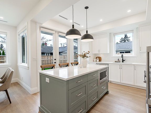 4th image of 5411 Crescent Dr #1