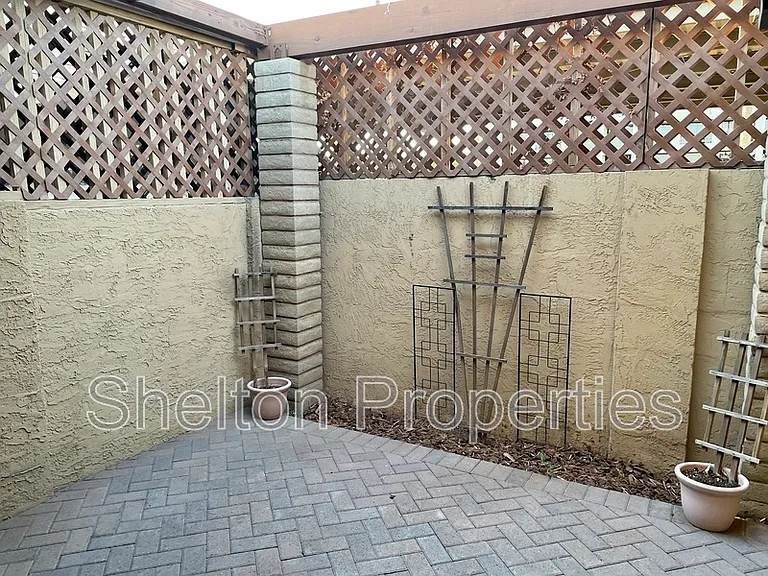 1262 E Avenida Hermosa — Photo 22