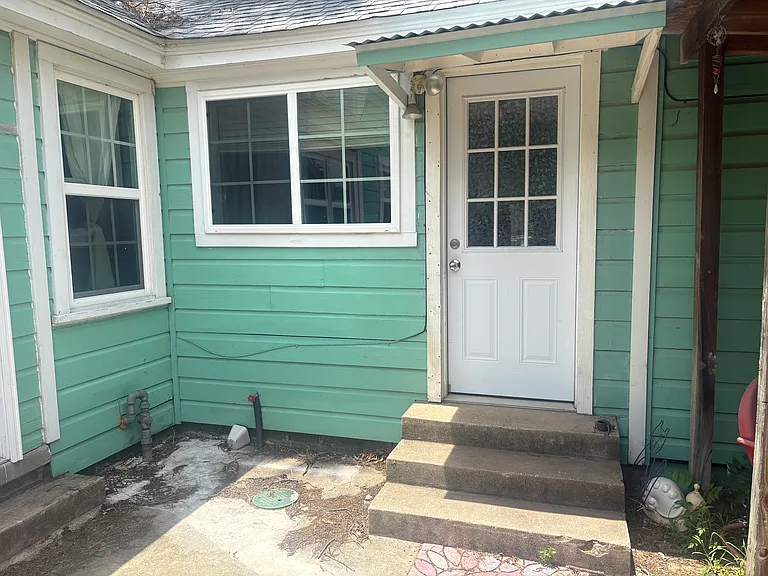 415 Marietta St #B — Photo 3