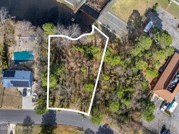 317 Lake Shore Drive, Brick, NJ 08723