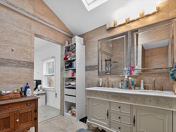 5th image of 10618 Riverside Dr