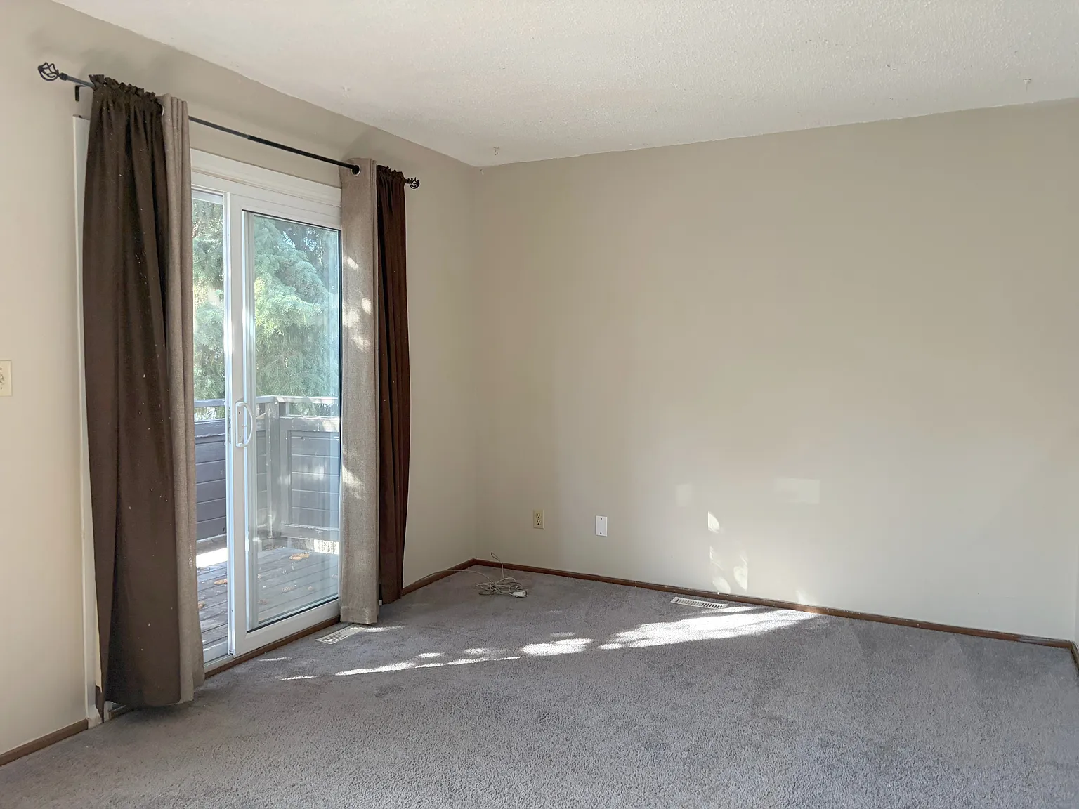 Large 3 Bedroom Fourplex - Rivertown Okotoks — Photo 4
