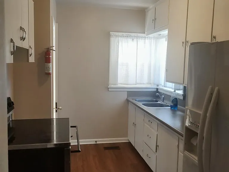 3407 Broadway Ave — Photo 12