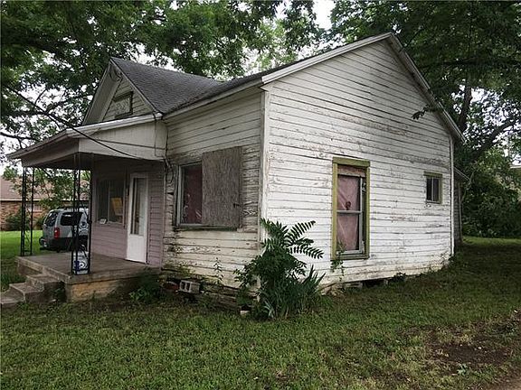 3rd image of 2408 Southland St