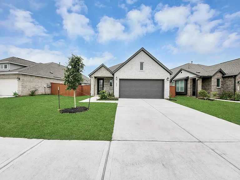 1062 Blue Stone Dr — Photo 2
