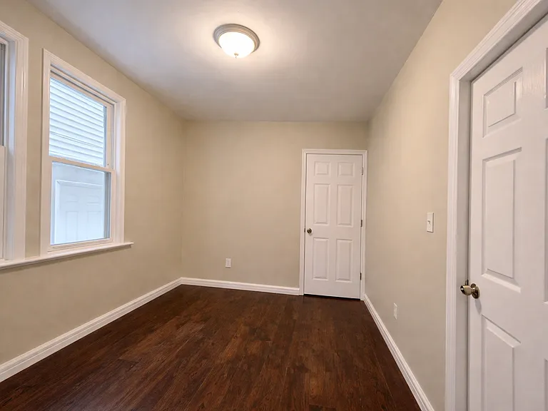 89 Ingraham Pl — Photo 7