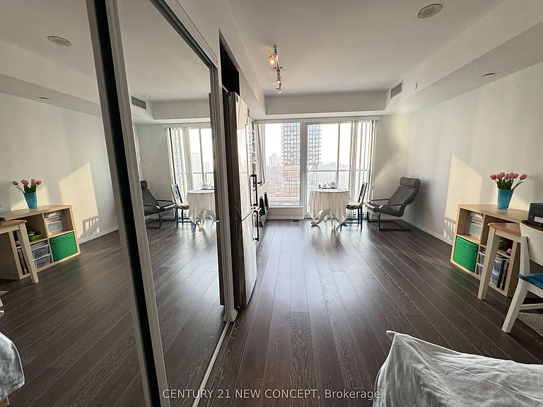 68 Shuter St #1811 — Photo 18
