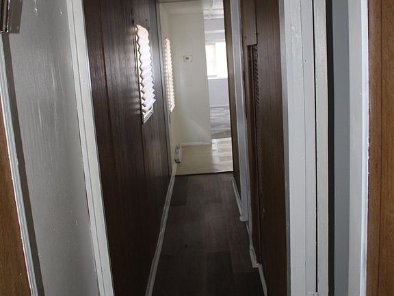 3rd image of 19 N Yonge St Lot 7
