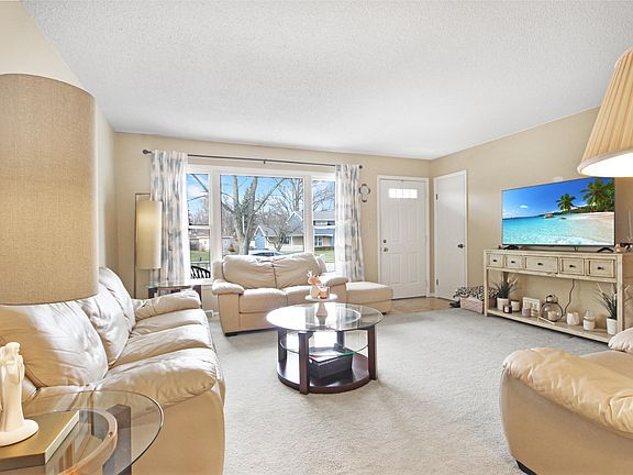 4th image of 615 Alice St