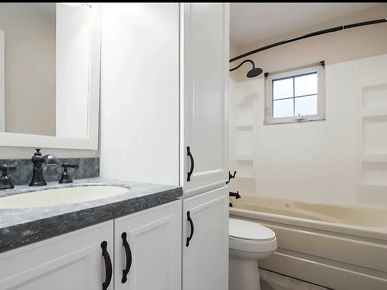 4465 NE 34th Ct — Photo 10
