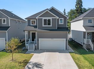 15918 Camperdown Ave, Clinton Township, MI 48035