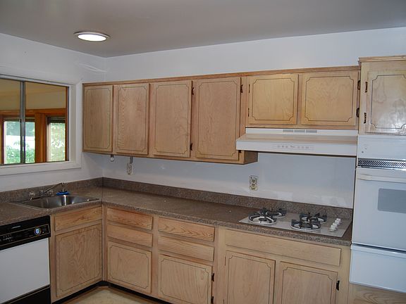 updated appliances in kitchen