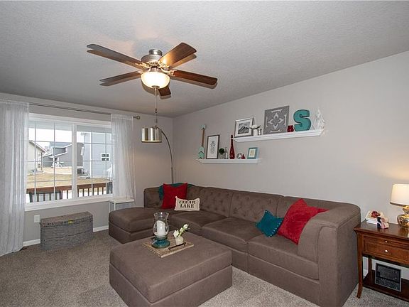 3rd image of 629 Newport Pl