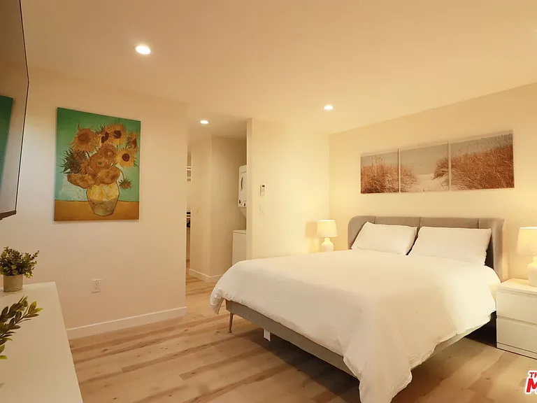 918 N San Vicente Blvd #F — Photo 14