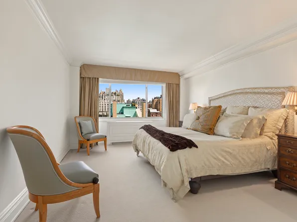 10 East 70th Street image 11 of 14