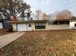 2108 Spring Brook Ave, Rockford, IL 61107