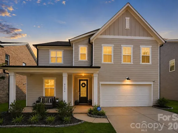8226 Franklin Trail St, Charlotte, NC 28227