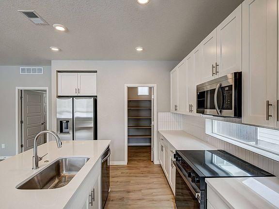 5th image of 4545 S Versailles St #22708