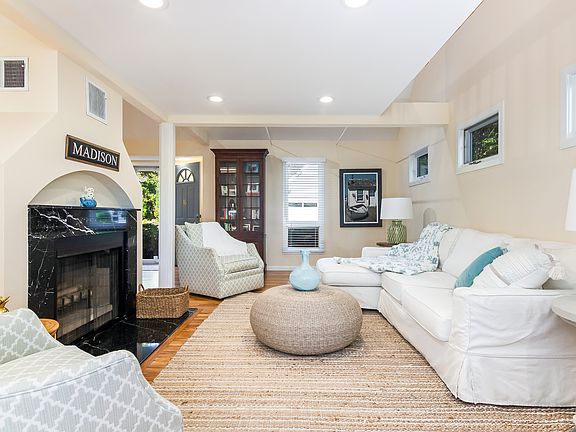 16 Centre Village Drive