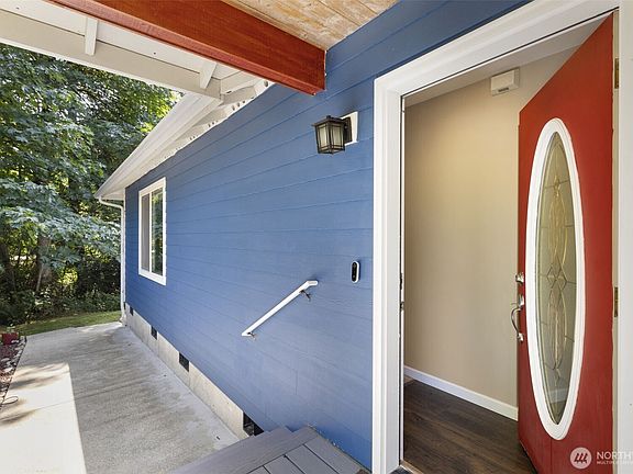 5th image of 27300 Garden Gate Avenue NE