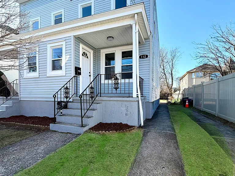 112-114 Sprague Ave — Photo 1
