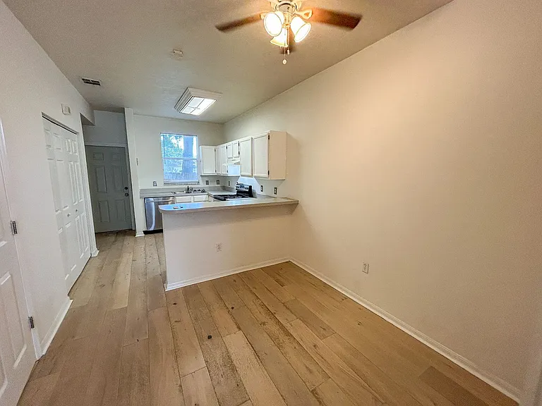 4415 SW 34th St #803 — Photo 6
