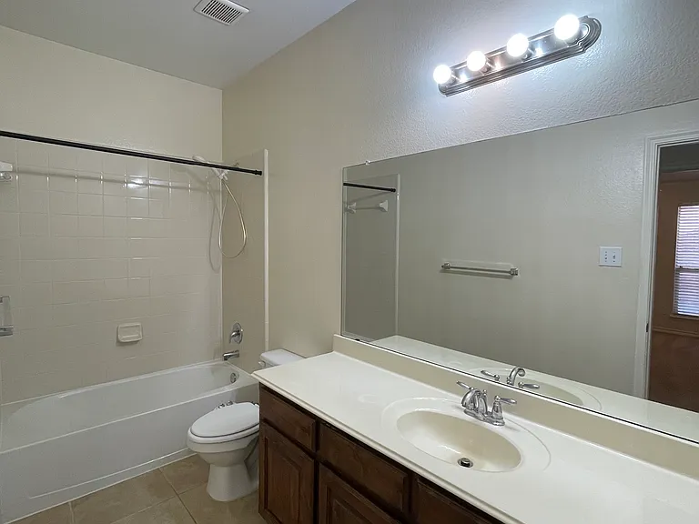 10525 Flat Creek Trl — Photo 18