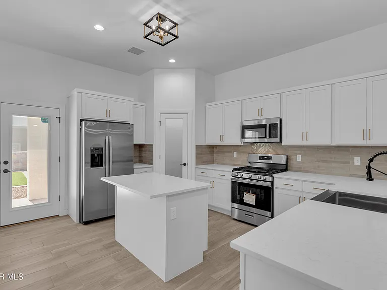 781 Cedarwood Ave — Photo 18
